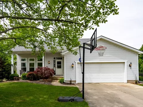 3101 Monterey Rd, Bloomington, IL 61704