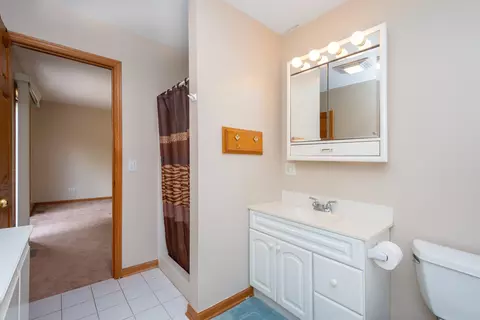 Bath - 36851 N Kerwin Ln, Ingleside, IL 60041 photo 2 of 4
