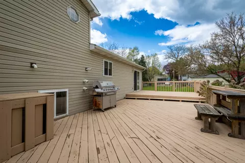 Exterior - 36851 N Kerwin Ln, Ingleside, IL 60041 photo 4 of 6