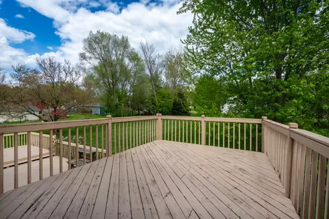 Exterior - 36851 N Kerwin Ln, Ingleside, IL 60041 photo 2 of 6
