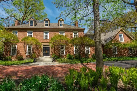 1200 Loch Ln, Lake Forest, IL 60045