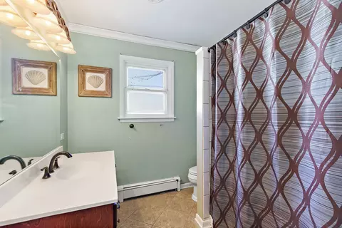 Bath - 3415 Venice Ave, Mchenry, IL 60050 photo 1 of 1