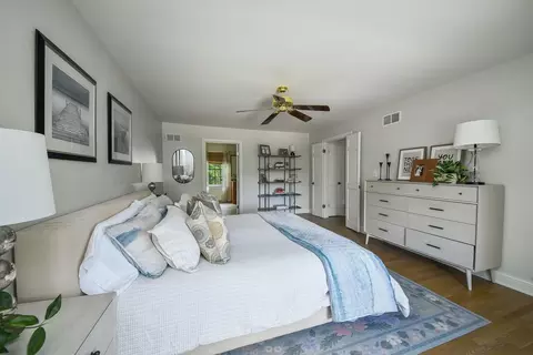 Bedroom - 707 Gary Ct, Wheaton, IL 60187 photo 2 of 5