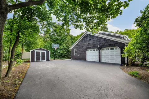 Exterior - 707 Gary Ct, Wheaton, IL 60187 photo 10 of 10