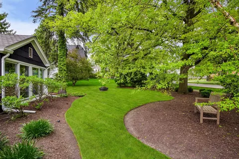 Exterior - 707 Gary Ct, Wheaton, IL 60187 photo 7 of 10