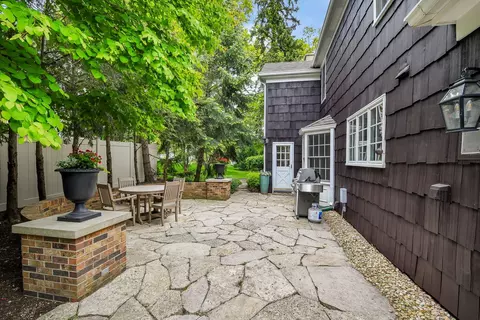 Exterior - 707 Gary Ct, Wheaton, IL 60187 photo 8 of 10