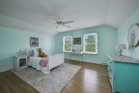 Bedroom - 707 Gary Ct, Wheaton, IL 60187 photo 5 of 5