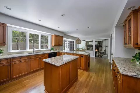 Kitchen - 707 Gary Ct, Wheaton, IL 60187 photo 3 of 3
