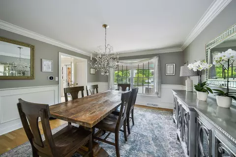 Dining - 707 Gary Ct, Wheaton, IL 60187 photo 2 of 3