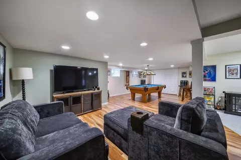 Living - 707 Gary Ct, Wheaton, IL 60187 photo 5 of 5