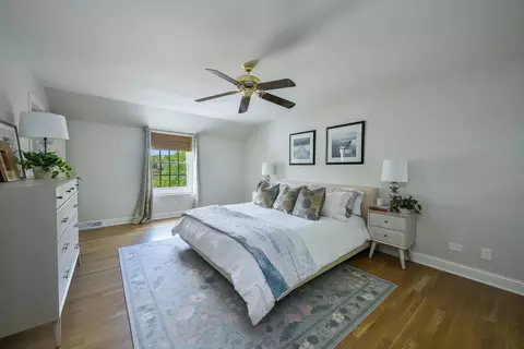 Bedroom - 707 Gary Ct, Wheaton, IL 60187 photo 1 of 5
