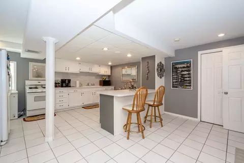 Kitchen - 541 N 4th Ave, Addison, IL 60101 photo 6 of 8