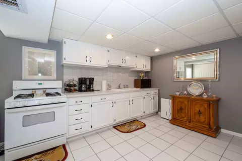 Kitchen - 541 N 4th Ave, Addison, IL 60101 photo 7 of 8