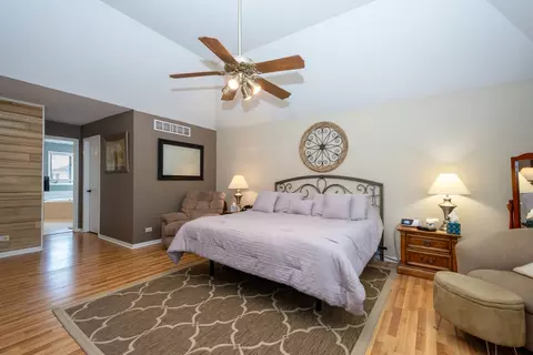 Bedroom - 541 N 4th Ave, Addison, IL 60101 photo 3 of 7