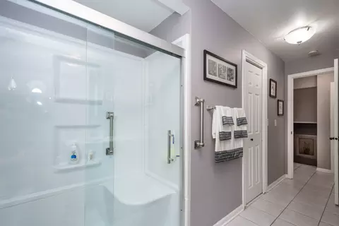 Bath - 541 N 4th Ave, Addison, IL 60101 photo 2 of 6