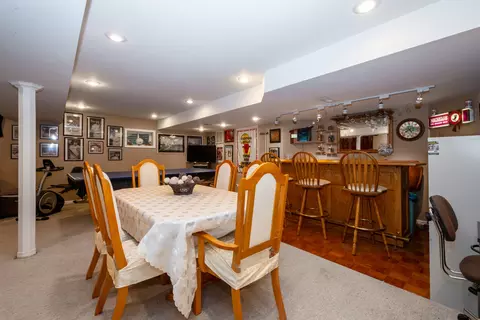 Dining - 541 N 4th Ave, Addison, IL 60101 photo 3 of 3