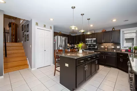 Kitchen - 541 N 4th Ave, Addison, IL 60101 photo 2 of 8