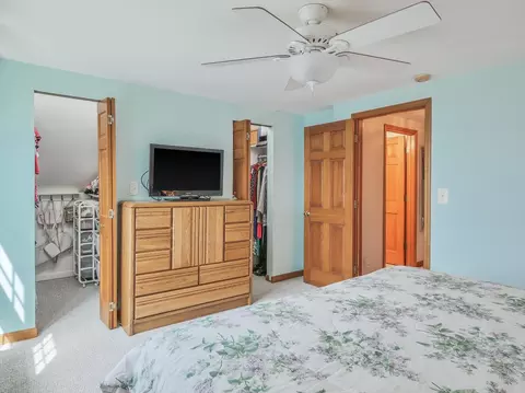 Bedroom - 140 Eagle Point Rd, Fox Lake, IL 60020 photo 3 of 7
