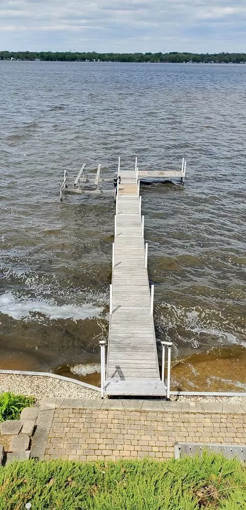 View/Area - 140 Eagle Point Rd, Fox Lake, IL 60020 photo 4 of 13
