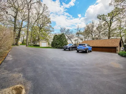Exterior - 140 Eagle Point Rd, Fox Lake, IL 60020 photo 4 of 22