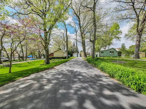 Exterior - 140 Eagle Point Rd, Fox Lake, IL 60020 photo 3 of 22