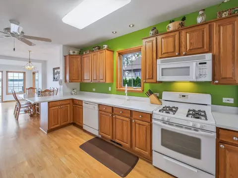 Kitchen - 140 Eagle Point Rd, Fox Lake, IL 60020 photo 1 of 1
