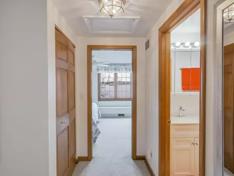 Entry Way - 140 Eagle Point Rd, Fox Lake, IL 60020 photo 5 of 5