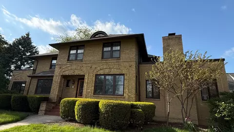 427 W Franklin St, Wheaton, IL 60187