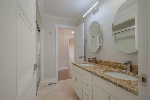 Bath - 106 S Elroy Ave, Bartlett, IL 60103 photo 2 of 3