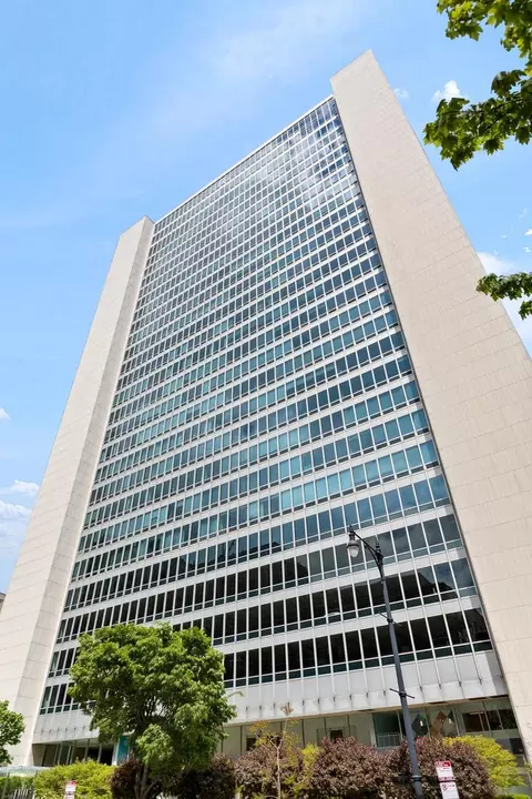 500 W Superior St #1708, Chicago, IL 60654
