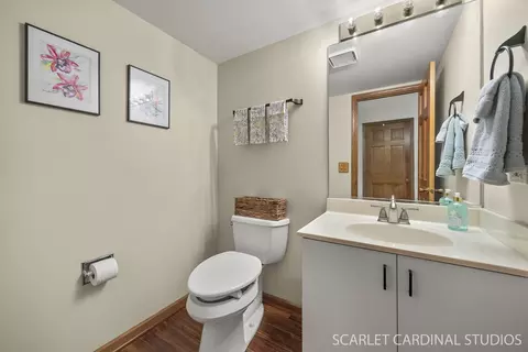 Bath - 91 Forestview Ln, Aurora, IL 60502 photo 1 of 4