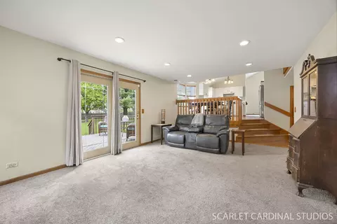 Living - 91 Forestview Ln, Aurora, IL 60502 photo 4 of 4