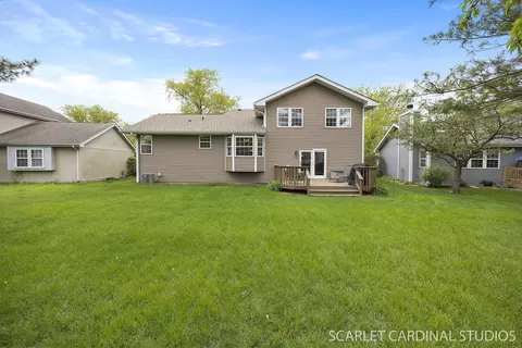 Exterior - 91 Forestview Ln, Aurora, IL 60502 photo 3 of 4