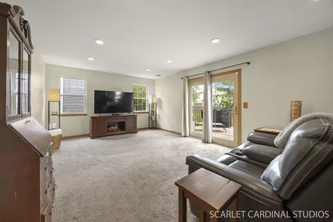 Living - 91 Forestview Ln, Aurora, IL 60502 photo 3 of 4