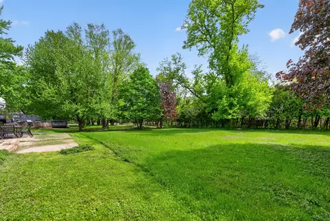 Exterior - 849 Hemlock Dr, Sleepy Hollow, IL 60118 photo 6 of 8