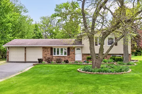 849 Hemlock Dr, Sleepy Hollow, IL 60118