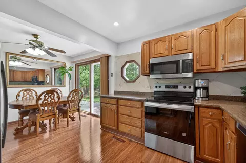 Kitchen - 849 Hemlock Dr, Sleepy Hollow, IL 60118 photo 3 of 3