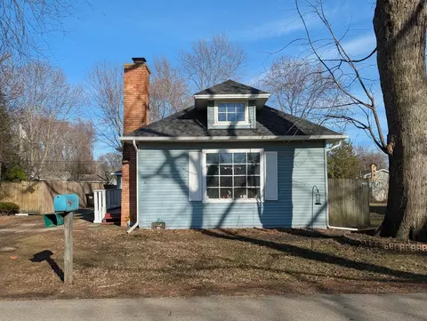 117 Lakewood Ave, Crystal Lake, IL 60014