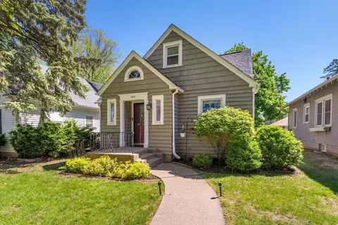 2631 Western Ave, Davenport, IA 52803