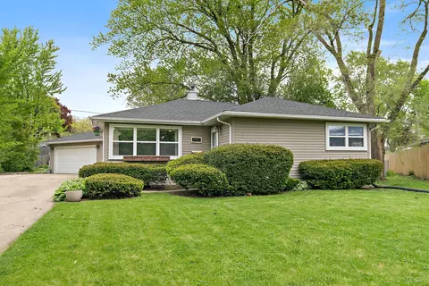 2901 Stork Ct, Rolling Meadows, IL 60008