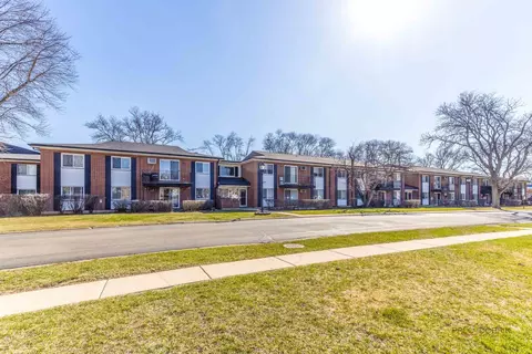 2407 E Brandenberry Ct #2K, Arlington Heights, IL 60004