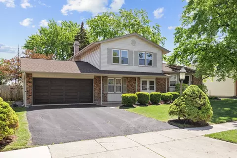 1477 William Clifford Ln, Elk Grove Village, IL 60007