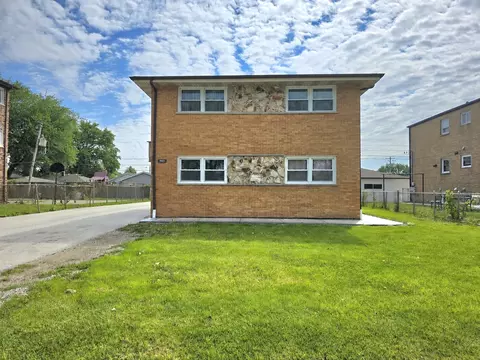 7653 S Roberts Rd, Bridgeview, IL 60455