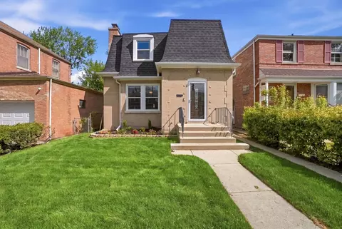 2724 W Jerome St, Chicago, IL 60645