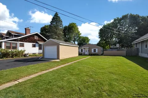 115 Grant St, Barrington, IL 60010