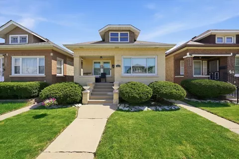 1435 East Ave, Berwyn, IL 60402