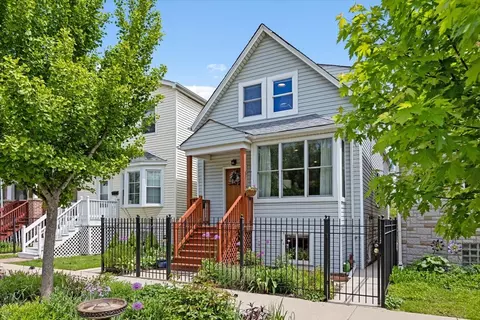 2911 N Washtenaw Ave, Chicago, IL 60618