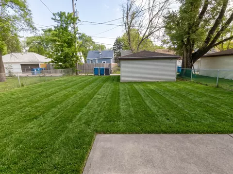 Exterior - 547 E 148th Pl, Harvey, IL 60426 photo 4 of 5