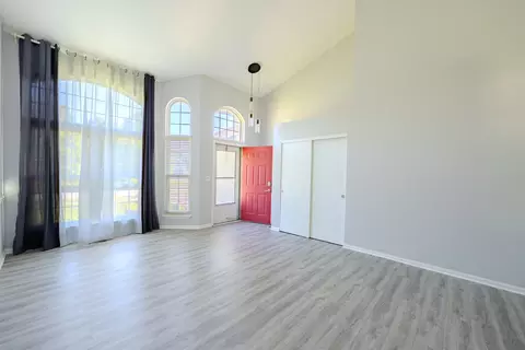 Living - 24104 Primrose Cir, Plainfield, IL 60585 photo 3 of 6