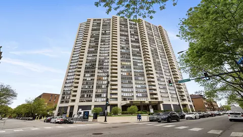 3930 N Pine Grove Ave #1211, Chicago, IL 60613